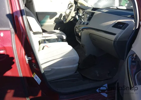 2011 Toyota Sienna Le V6 from USA, damaged, VIN 5TDKK3DC4BS020535